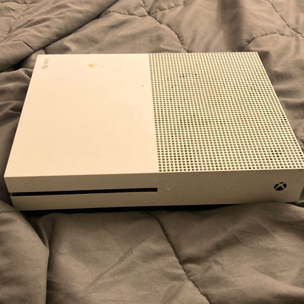 Xbox one s 500 Just console